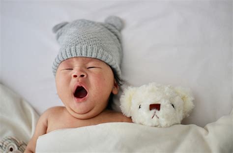 Your Baby At 2 Months Old Baby Advice Beautiful Bambino