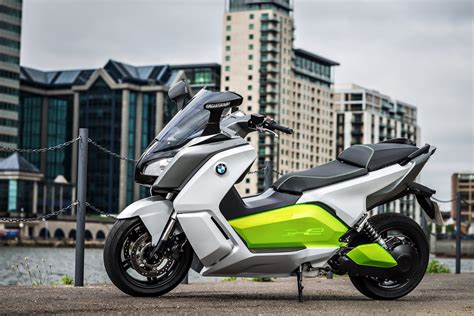 The New Bmw C Evolution E Scooter Video Electric Vehicle News