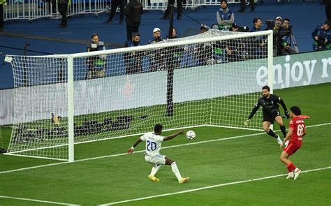 Gol de Vinícius a pase de Fede Valverde se pone arriba el Madrid