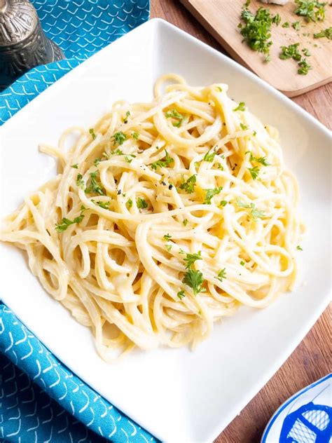 Super Creamy Three Cheese Spaghetti Recipe Reciply Yours Recipe