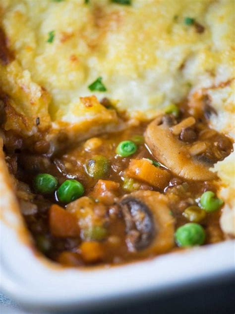 Warm And Cosy Vegetarian Shepherd S Pie Has A Meaty Texture From Lentils And Vegetables A