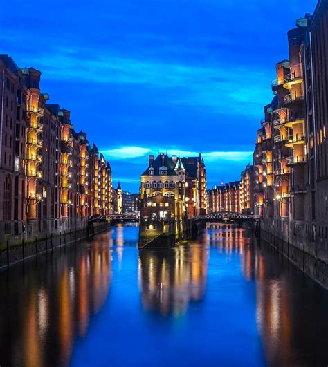 Ciudad Edificios Arquitectura Río Crepúsculo Fondo De Pantalla De