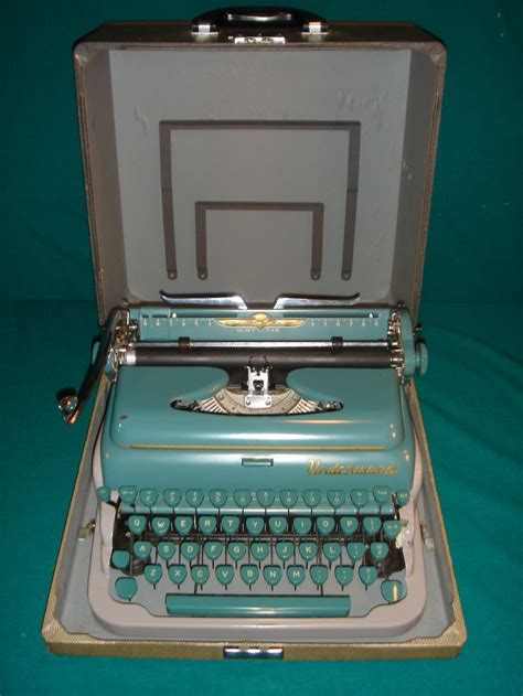 1950s Underwood Quiet Tab Two Tone Green Typewriter Deluxe Portable