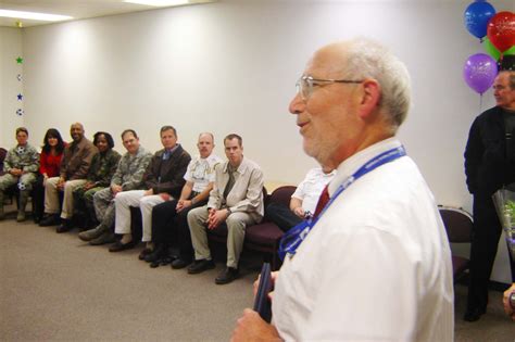 Tom Cawthon to retire after 34 years > March Air Reserve Base > Article