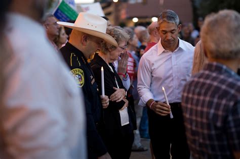 ScottBall_el-paso-vigil-mass-shooting-gun-violence-main-plaza-8-4-2019