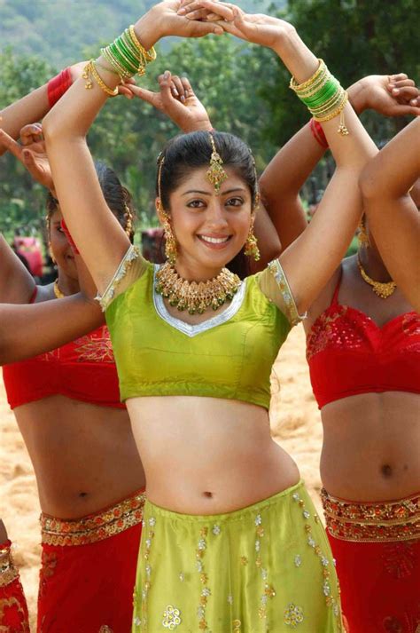 Darkwolf101 Telugu Actress Pranitha Hot Navel Show Stills