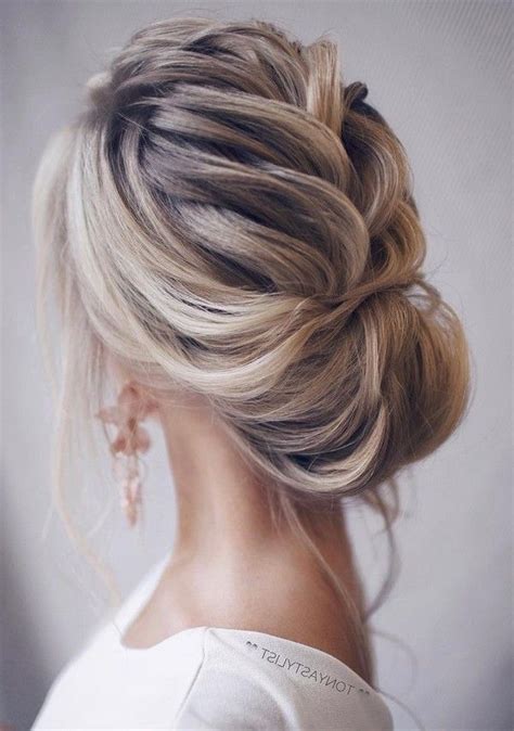 20 Trendy Low Bun Wedding Updos And Hairstyles 2023 Cool Braid