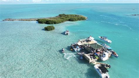 Theres A New Floating Bar In Turks And Caicos