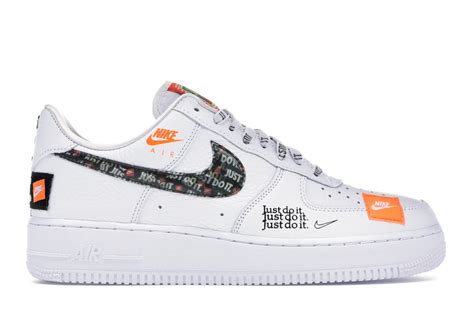 Die meisten modelle bieten ein obermaterial aus synthetik. Nike Air Force 1 Low Just Do It Pack White/Black ...