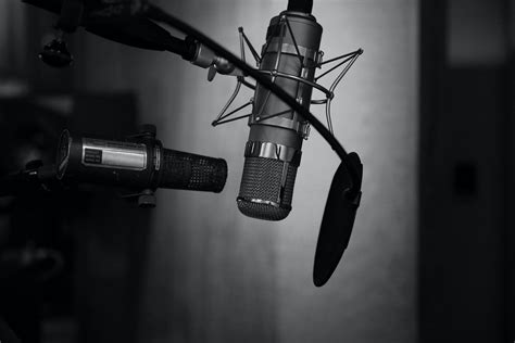 How To Choose The Podcast Microphone Thats Right For You Descript