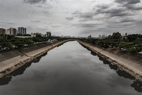 Uma forte massa de origem polar atinge o estado de são paulo, com baixas temperaturas e previsão de geadas. São Paulo já gastou R$ 1,7 bilhão para despoluir o rio ...