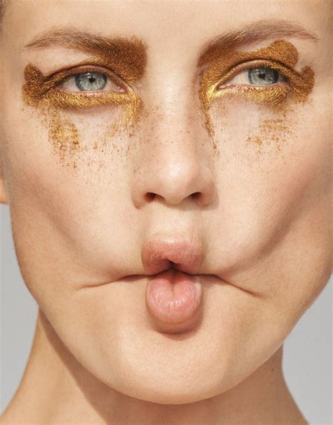 Carolyn Murphy S Beautiful Face Exercise Routine By Paola Kudacki For Vogue Spain October 2019