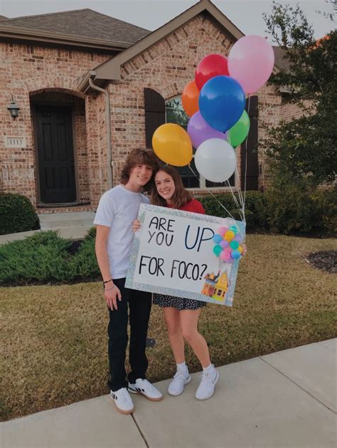 hoco proposal in 2022 creative prom proposal ideas cute prom proposals homecoming proposal