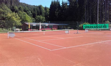 Hier findest du wörter mit einer ähnlichen bedeutung wie tennisplatz. Gemeinde Göfis: Tennisplatz