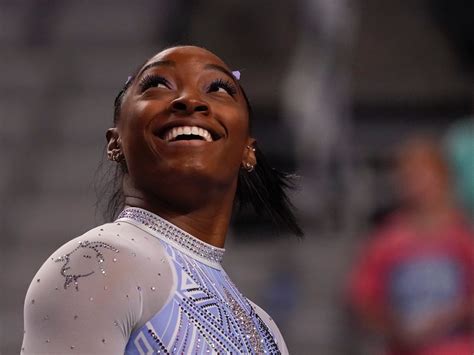 Stunning Slow Motion Video Of Simone Biles Most Impressive Stunt On The Floor Shows Her Mind