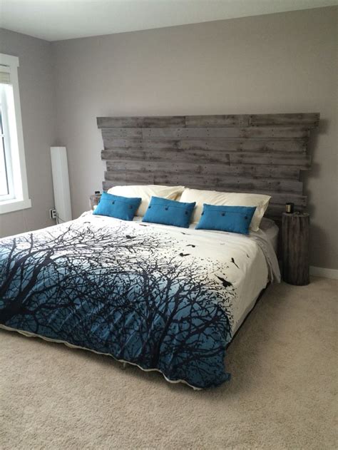 Diy Barnwood Headboard Cleaned The Boards With Soap A Brush And A