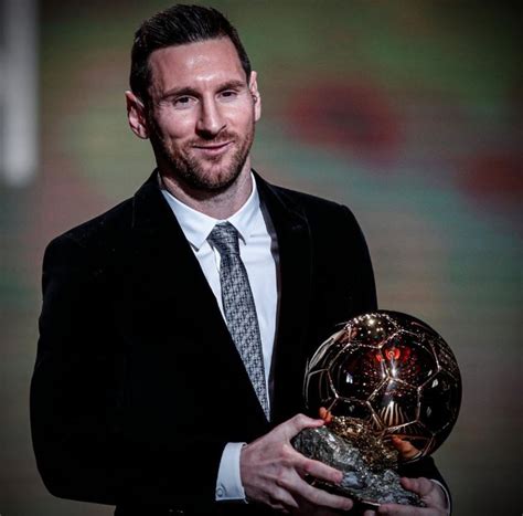 Lionel Messi Wins Record 6th Mens Ballon Dor Award