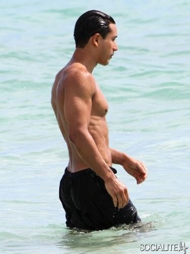 Mario Lopez Jogs Shirtless On The Beach In Miami Mario Lopez Photo