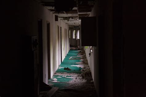 inside one of japan s abandoned hotels simone armer