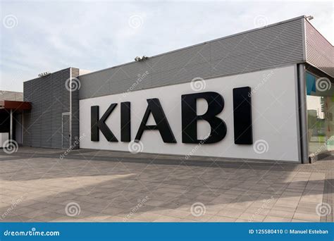 Logo De Kiabi Sur La Boutique Du ` S De Kiabi Image éditorial Image