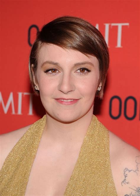 Lena Dunham Short Side Parted Straight Hairstyle With Bangs For Thin Hair Styles Weekly