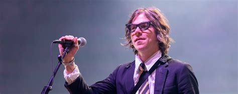 Cage The Elephant Singer Matthew Shultz Jailed On Weapons Charges In Nyc American Songwriter