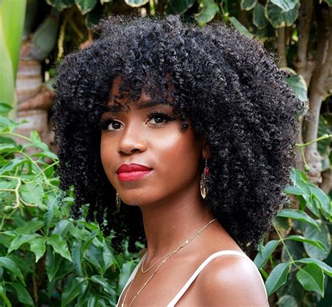 Organic shea butter, plantain and yucca combine in a strengthening formula that helps weak. Proof That Curly Hair Girls Can Wear Bangs Too - Southern ...