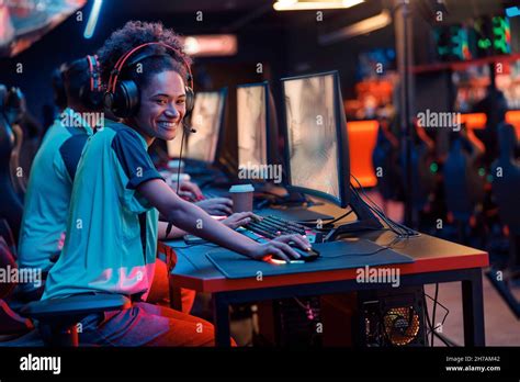 Esports Team Hi Res Stock Photography And Images Alamy