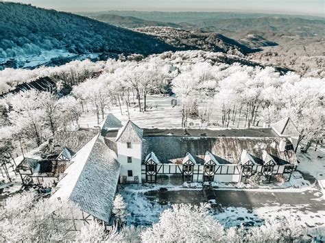 Exploring Beech Mountain - Pretty in the Pines, New York City Lifestyle