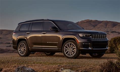 The 2021 jeep grand cherokee is an elder statesman among midsize suvs. Jeep Comes Through for 2021 with the Restyled Jeep Grand ...