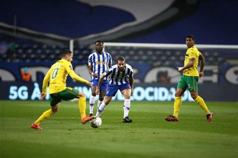All information about paços ferreira (liga bwin) current squad with market values transfers rumours player stats fixtures news. Porto Paços De Ferreira : SIC Notícias | FC Porto vence Paços de Ferreira : Hi/low, realfeel ...