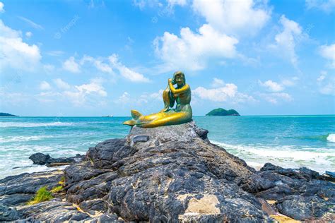 Premium Photo Golden Mermaid Statues On Samila Beach Landmark Of