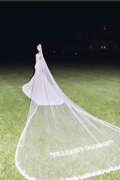 Justin Bieber And Hailey Baldwin Unveils Their Wedding Pics