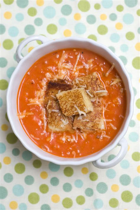 Easy Tomato Soup And Grilled Cheese Croutons