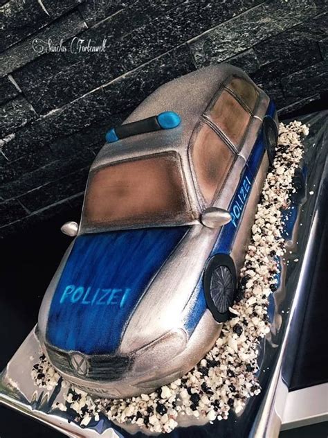 Im umkehrschluss liest man von zeit zu zeit auch geschichten, die vergleichsweise ein bisschen zweifelnd zu sein scheinen, aber summa summarum sind die rückmeldungen dennoch äußerst wohlwollend. 3D Polizeiauto | Kindergeburtstags-Torte Birthday Cakes ...
