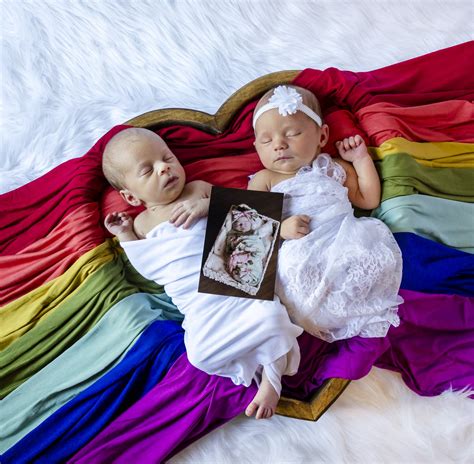 Moms Photo Of Her Late Daughter With Twin Rainbow Babies Popsugar Uk