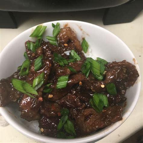 When the sauce has thickened, add the beef to the pan. MONGOLIAN BEEF (PF CHANG'S COPYCAT)