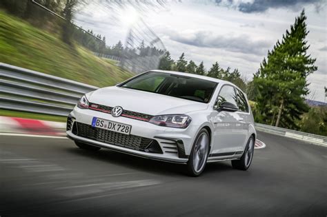 New Volkswagen Golf Gti Clubsport S Breaks Nürburgring Record Carrrs