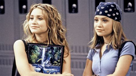 the 11 best tv shows about twin sisters