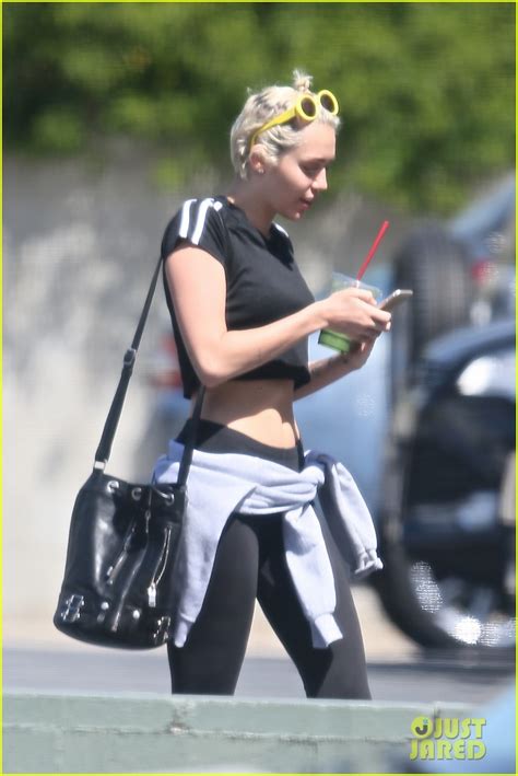 Photo Miley Cyrus Patrick Schwarzenegger Show Theyre Still Going Strong 25 Photo 3339236