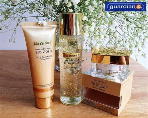 Ketimbang memakai toner, saya lebih memilih menyemprotkan face mist atau face spray untuk mempersiapkan kulit wajah sebelum mengaplikasikan skincare. KULIT JADI JERAWAT LEPAS PAKAI SET BIO ESSENCE BIO GOLD ...