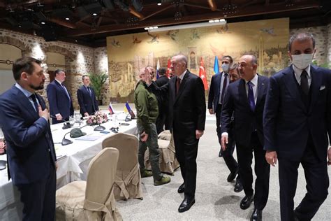 Russia Dashes Hopes Of Imminent Peace Deal With Ukraine