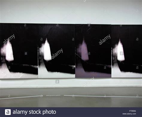Warhol Unlimited Exhibition In Musee Dart Moderne De La Ville De Paris