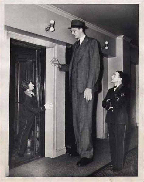 Robert Wadlow The Worlds Tallest Man Giant People Tall Guys