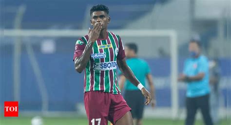 Isl Colaco Stunner Helps Atk Mohun Bagan Beat Fc Goa 2 1 Football