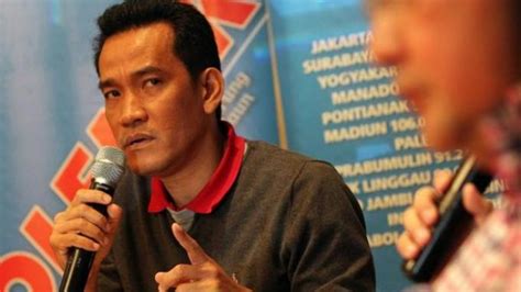 Refly harun menyebut dasar pembubaran ormas harus jelas, seperti pembubaran pki. Analisis Refly Harun Sebut Hasil Sengketa Pilpres 2019 Sudah Ketahuan, Ini Penjelasannya ...