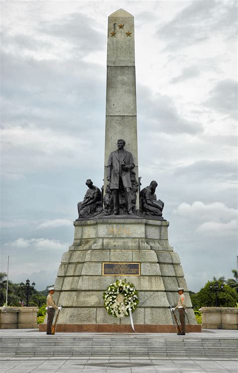 Filestatue Of Dr Jose Rizal At The Luneta Park Philippinespng