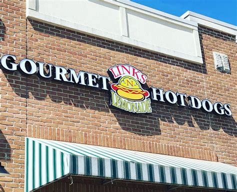 Frankly Youll Love The New Hot Dog Restaurant Open Now In Graceland