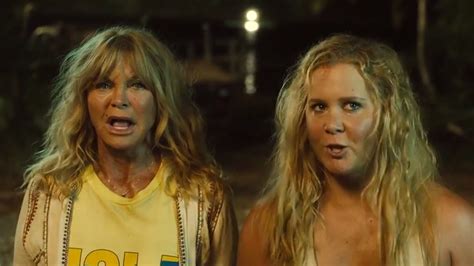First Trailer For Amy Schumer Goldie Hawn Movie Snatched Mother And