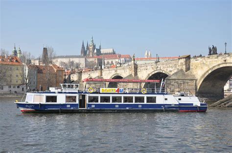 River Cruise In Budapest For Stag Dos Parties Vox Travel